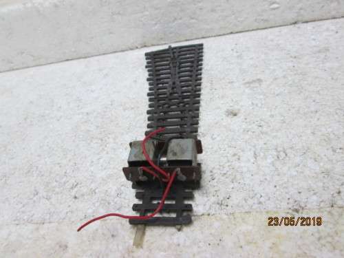 HO/OO SCALE : PECO RIGHT HAND POINT WITH FITTED MOTOR - LOT 395W