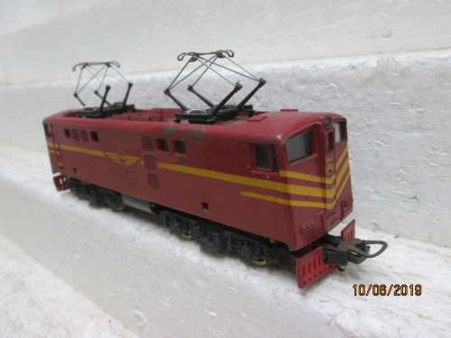 HO SCALE : LIMA SAR RED 5E ELECTRIC LOCOMOTIVE - LOT 425W