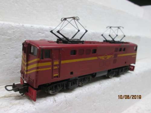 HO SCALE : LIMA SAR RED 5E ELECTRIC LOCOMOTIVE - LOT 425W