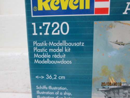 REVELL : 1:720 SCALE "GRAF ZEPPELIN" GERMAN AIRCRAFT CARRIER KIT  (BOXED) - LOT 508W