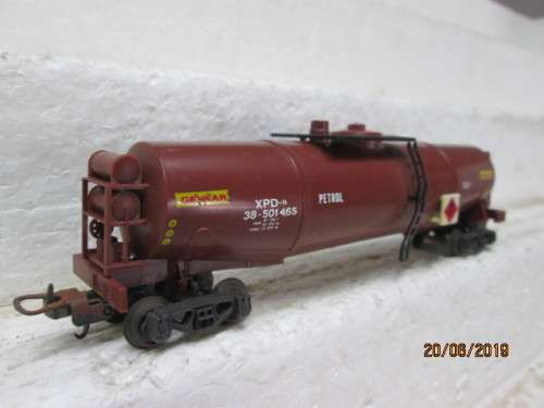 HO SCALE : LIMA SAR XPD PETROL TANKER - LOT 516W