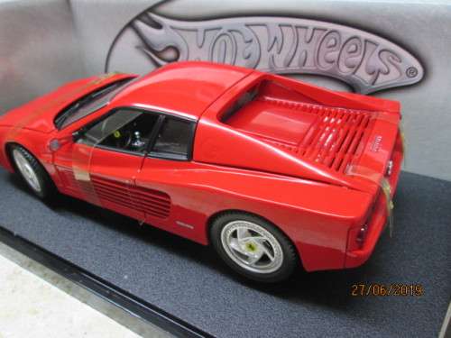 1:18 SCALE HOTWHEELS  : F512 M FERRARI (BOXED) - LOT 573W