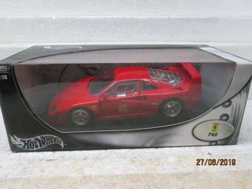 1:18 SCALE HOTWHEELS  : FERRARI F40 (BOXED) - LOT 576W