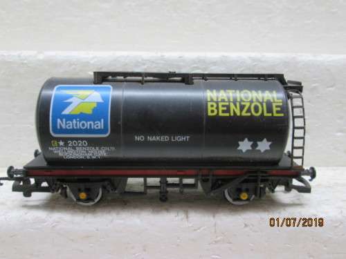 OO SCALE  HORNBY TANKER "NATIONAL BENZOLE" - LOT 616W