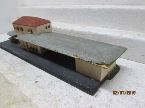 HO SCALE : FALLER STATION BUILDING - LOT 677W