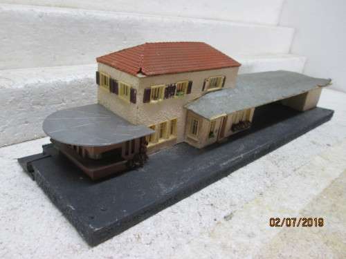 HO SCALE : FALLER STATION BUILDING - LOT 677W