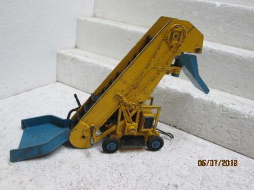 REDUCED TO CLEAR : DINKY SUPER TOYS : ELEVATOR LADDER No 954 - LOT 764W