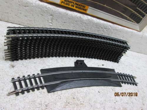 HO SCALE : BACHMANN TRACK (BOXED) - LOT 769W