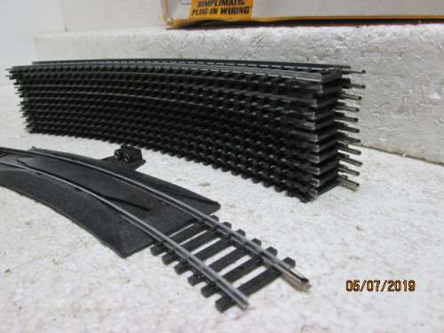 HO SCALE : BACHMANN TRACK (BOXED) - LOT 769W