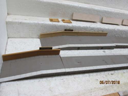 OO SCALE : HORNBY DUBLO PLATFORMS - LOT 780W