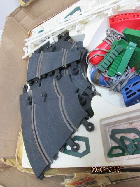 SCALEXTRIC SET  (BOXED) - LOT 699W