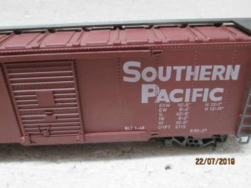 REDUCED TO CLEAR - O SCALE : AHM SOUTHERN PACIFIC BOX CAR (BOXED) - LOT 903W