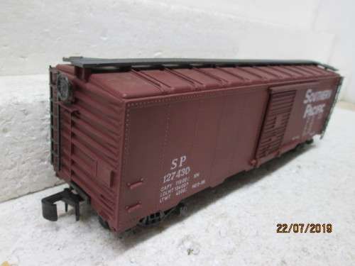REDUCED TO CLEAR : O SCALE : AHM SOUTHERN PACIFIC BOX CAR (BOXED) - LOT 904W