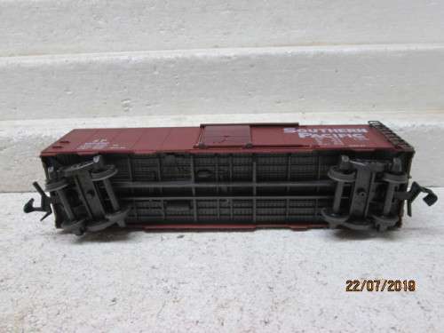 REDUCED TO CLEAR : O SCALE : AHM SOUTHERN PACIFIC BOX CAR (BOXED) - LOT 904W