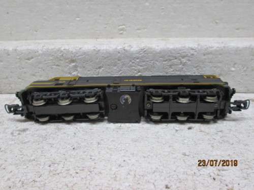 HO SCALE : LIMA AUSTRALIAN DIESEL LOCOMOTIVE - LOT 913W