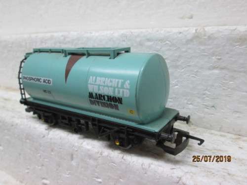 OO SCALE HORNBY : TANKER (PHOSPHORIC ACID) - LOT 968W