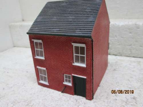 OO SCALE : HORNBY HOBBIES FRUIT & VEG BUILDING (RESIN TYPE) - LOT 12X