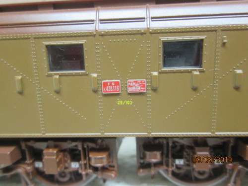 HO SCALE : RIVAROSSI : E428.113 ELECTRIC FS LOCOMOTIVE (BOXED) - LOT 153X