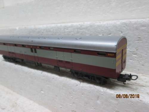 HO SCALE : LIMA SAR TRANS-KAROO BAGGAGE CAR - LOT 212X