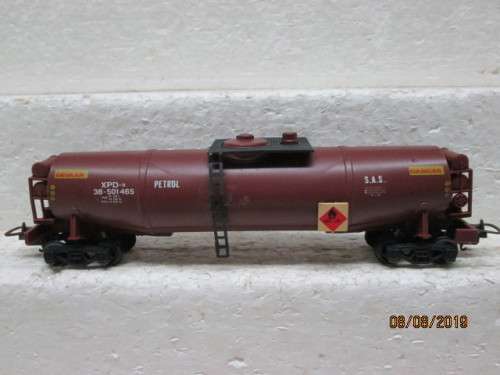 HO SCALE : LIMA SAR XPD PETROL TANKER - LOT 218X