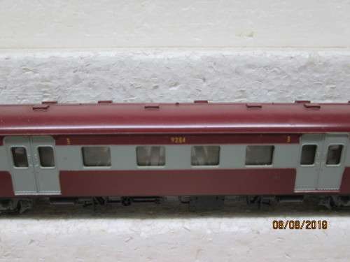 HO SCALE : LIMA SAR SUBURBAN THIRD CLASS COACH (BOXED) - LOT 225X