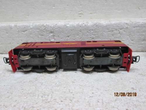 HO SCALE : LIMA SAR RED 5E DUMMY LOCOMOTIVE - LOT 254X