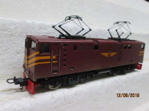 HO SCALE : LIMA SAR BROWN 5E DUMMY LOCOMOTIVE - LOT 255X
