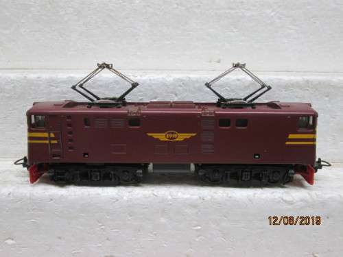 HO SCALE : LIMA SAR BROWN 5E POWER LOCOMOTIVE (NEW SPEC BOGIES) - LOT 257X