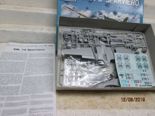 1:72 SCALE ITALERI : SM 79 SPARVIERO KIT (BOXED) - LOT 290X