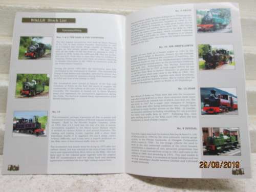 SOFT COVER BOOK : THE WELSHPOOL & LLANFAIR LIGHT RAILWAY - LOT 410X