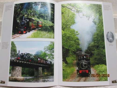 SOFT COVER BOOK : THE WELSHPOOL & LLANFAIR LIGHT RAILWAY - LOT 410X