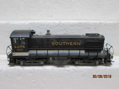 HO SCALE : ATLAS ALCO S-2 SWITCHER SOUTHERN DIESEL LOCOMOTIVE - LOT 471X