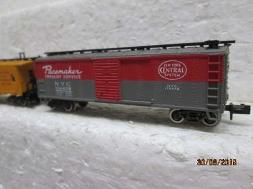 N SCALE : ATLAS x3 BOX CARS PLUS GUARD VAN - LOT 498X