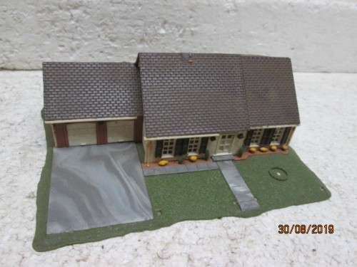N SCALE : LARGE HOUSE WITH DOUBLE GARAGE - LOT 517X