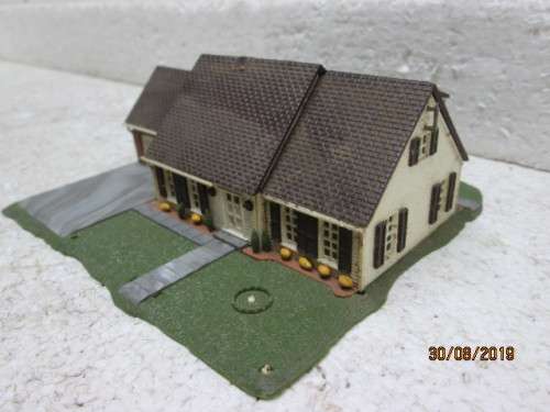N SCALE : LARGE HOUSE WITH DOUBLE GARAGE - LOT 517X