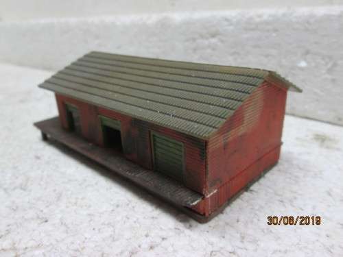 N SCALE : LARGE LOADING SHED - LOT 525X