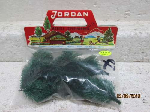 N SCALE : JORDAN PINE TREES x9 - LOT 592X