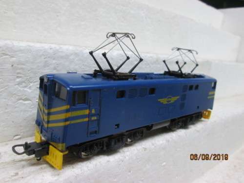 HO SCALE : LIMA SAR BLUE 5E ELECTRIC LOCOMOTIVE -  LOT 631X