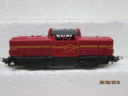 HO SCALE : LIMA SAR DIESEL LOCOMOTIVE -  LOT 636X