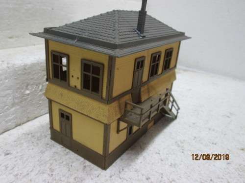 OO SCALE : DOUBLE STOREY CONTROL TOWER - LOT 680X