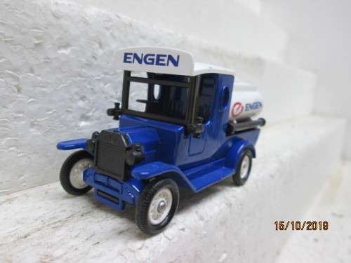 DAYS GONE / LLEDO : MODEL T FORD TANKER / ENGEN (BOXED) - LOT 498AA
