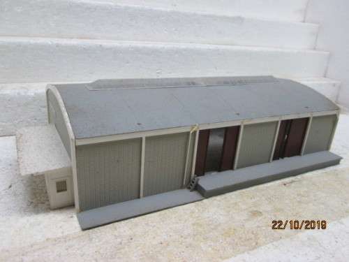 HO SCALE : LARGE ENGINE SHED / OFF-LOADING SHED - LOT 66Y