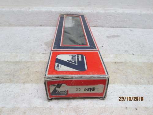 HO SCALE : LIMA EXTRA HEAVY WAGON WITH TRANSFORMER LOAD (BOXED) - LOT 91Y