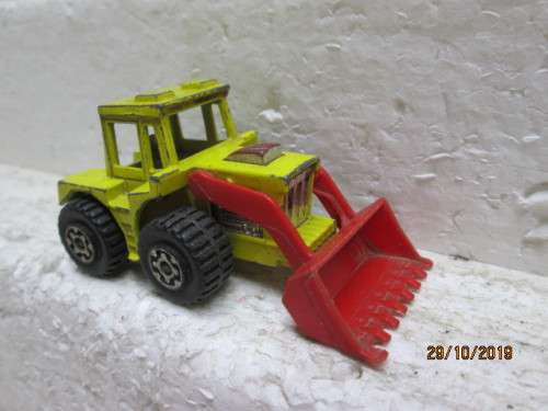 MATCHBOX SUPERFAST : TRACTOR SHOVEL No 29 - LOT 214Y