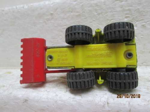 MATCHBOX SUPERFAST : TRACTOR SHOVEL No 29 - LOT 214Y