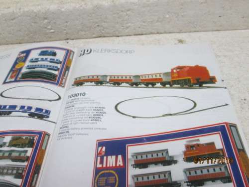 HO SCALE : LIMA SOUTH AFRICAN TRAIN SETS 1982 (COPY) - LOT 243Y