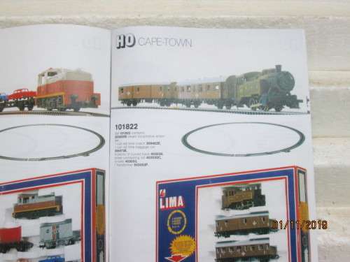 HO SCALE : LIMA SOUTH AFRICAN TRAIN SETS 1982 (COPY) - LOT 243Y