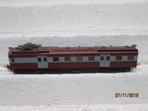 HO SCALE : LIMA SAR FIRST CLASS SUBURBAN POWER UNIT (BOXED) - LOT 479Y