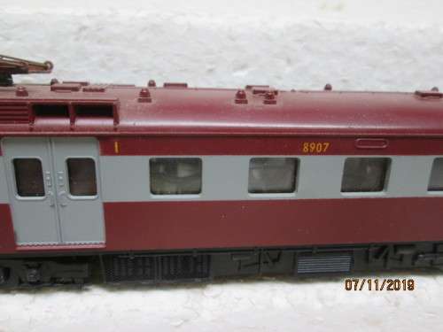 HO SCALE : LIMA SAR FIRST CLASS SUBURBAN POWER UNIT (BOXED) - LOT 479Y