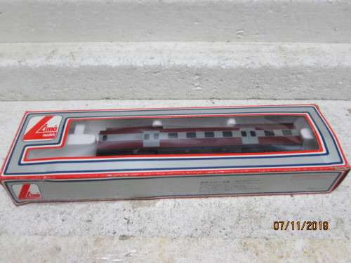 HO SCALE : LIMA SAR FIRST CLASS SUBURBAN POWER UNIT (BOXED) - LOT 479Y